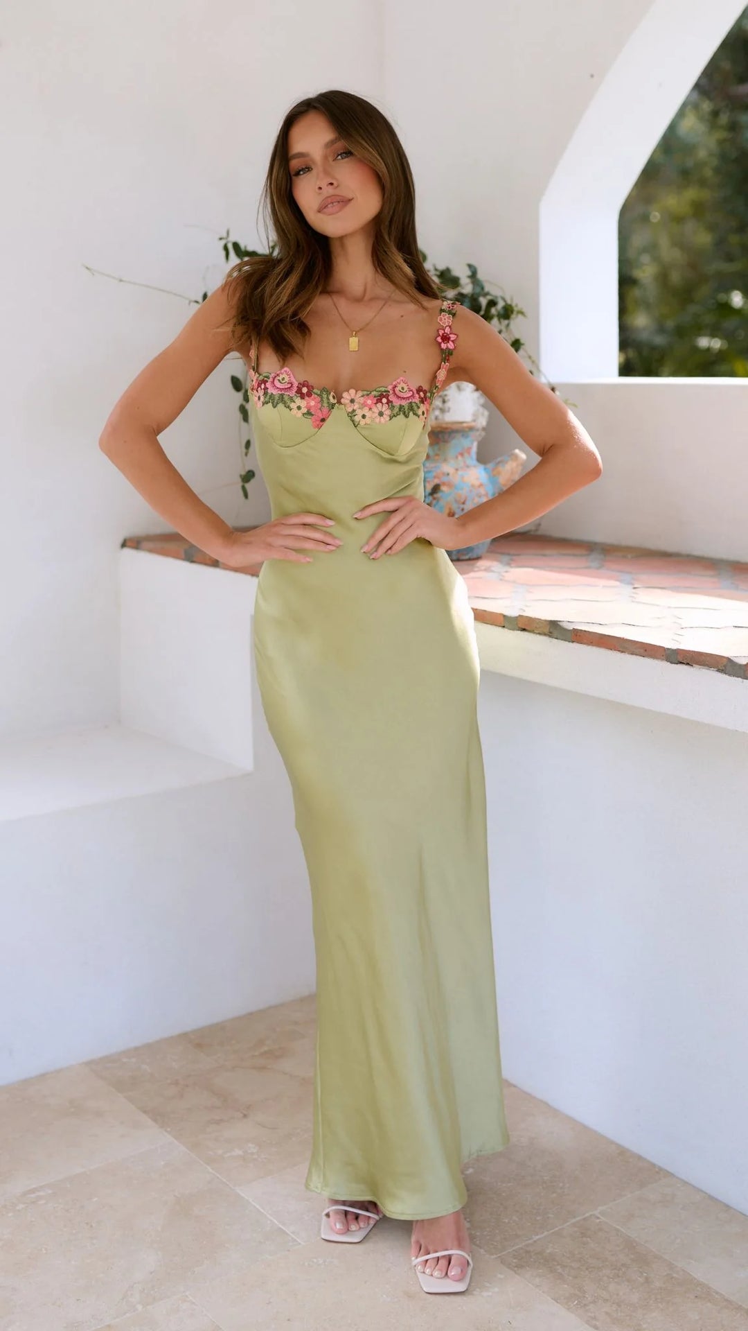 Tirenta | Robe Midi Élégance Intemporelle