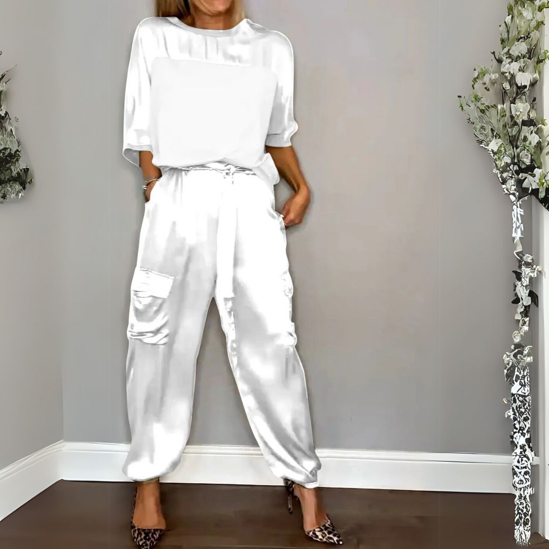 Tirenta - Ensemble deux pièces Mia en satin ample, avec haut à manches courtes et pantalon de jogging