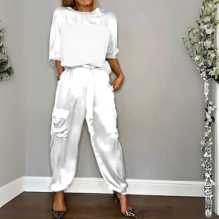 Tirenta - Ensemble deux pièces Mia en satin ample, avec haut à manches courtes et pantalon de jogging