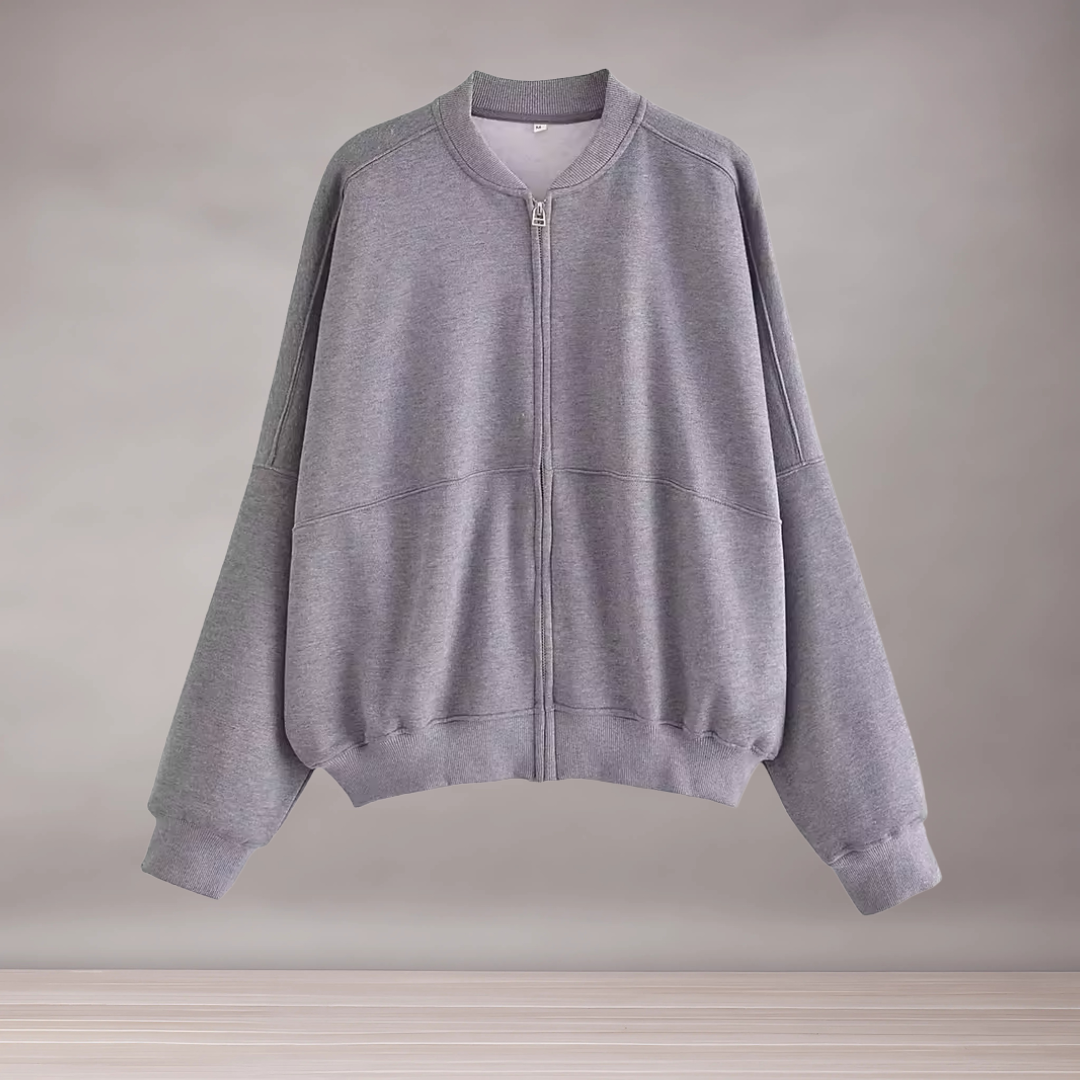 Woman relaxed set with high waist pants and zipped sweatshirt | Comfort and daily style
