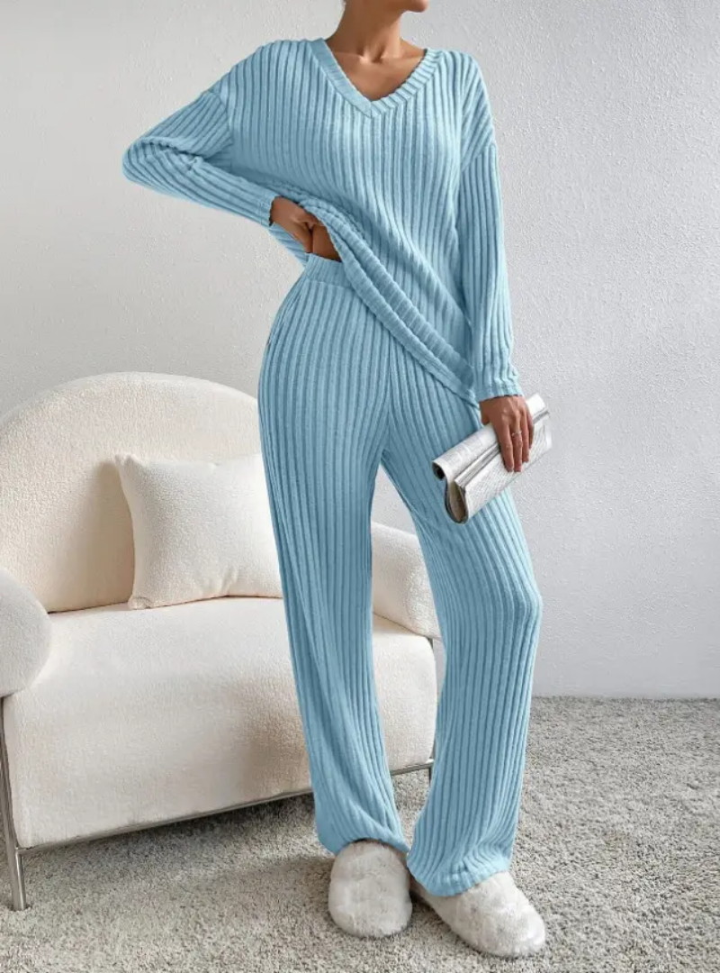 Ensemble deux pièces pour femme | Haut à col en V et pantalon à jambes larges