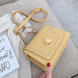 Sac à bandoulière carré pour femme | Quincaillerie dorée