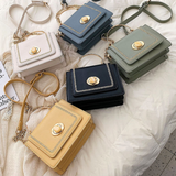 Sac à bandoulière carré pour femme | Quincaillerie dorée